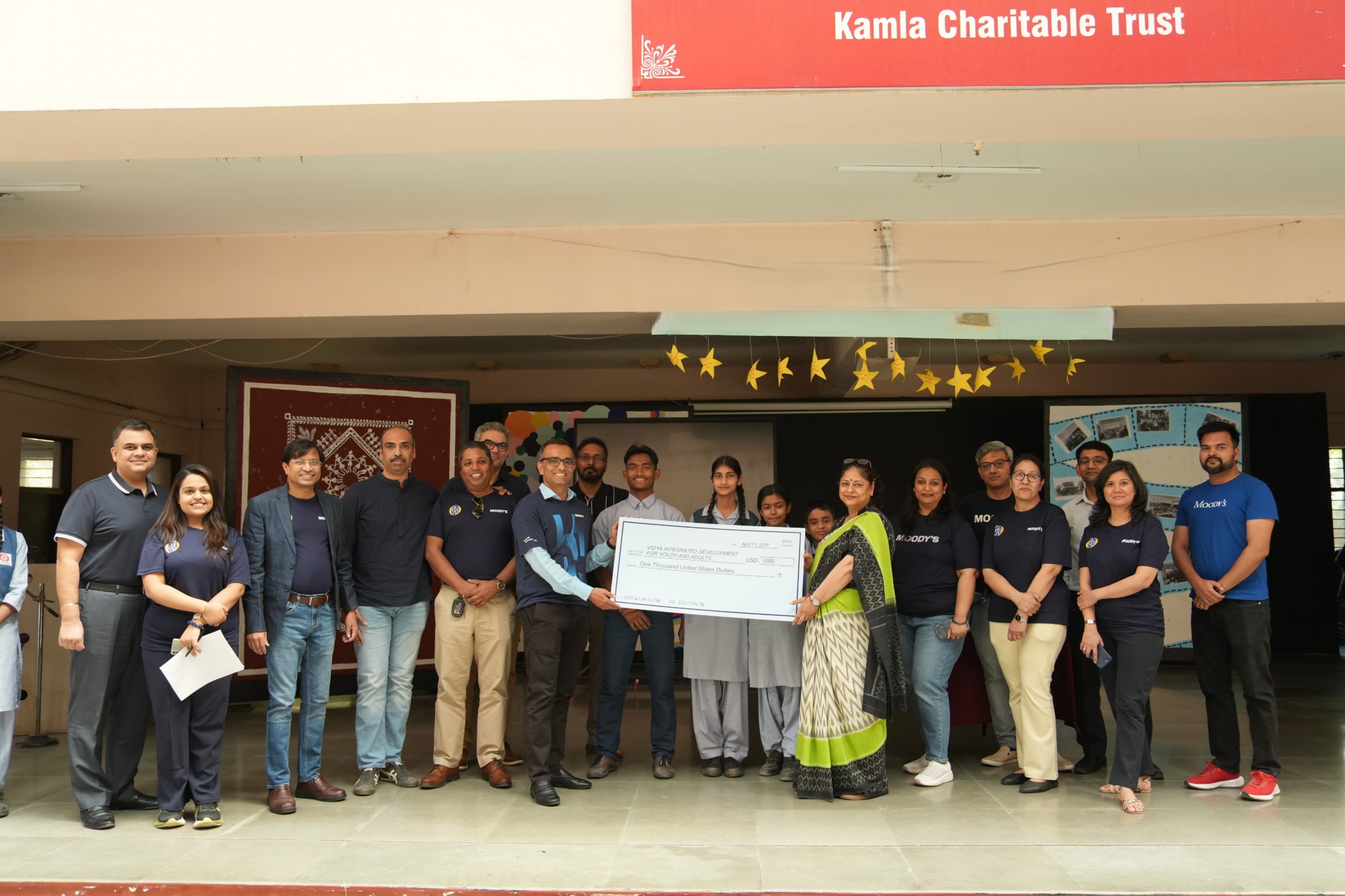 ICRA volunteers presenting a contribution to the VIDYA team and students